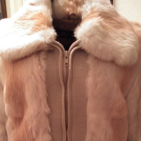 Vintage 1970s Rabbit Fur Jacket Pristine Condition - Picture 3 of 8